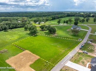 5305 Belvedere Dr E, Youngsville, LA 70592