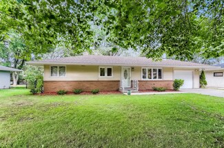 2655 Farrington St, Saint Paul, MN 55113