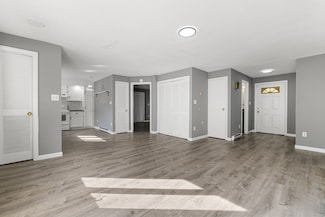 8 Burma Rd Unit 1st floor, Southbury, CT 06488