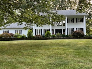 255 Beechwood Dr, Cranston, RI 02921