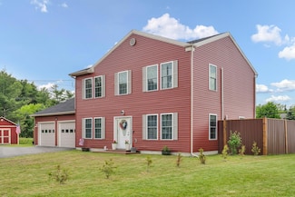77 Starling Dr, Bangor, ME 04401