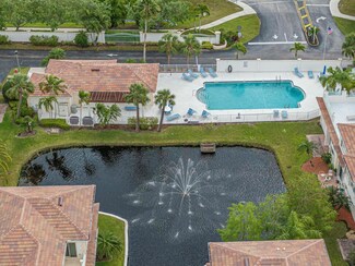 536 7th Square Unit 103, Vero Beach, FL 32962