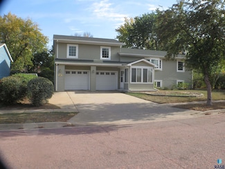 209 E Vera Ln, Brandon, SD 57005