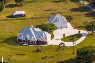 16900 N River Rd, Alva, FL 33920