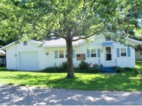 4070 East Dr, Knox, IN 46534