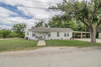 601 E 1st St, Coleman, TX 76834