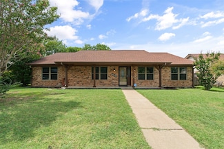 909 Fair Oaks Dr, Garland, TX 75040