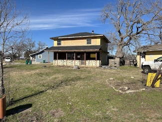 701 Oak Ln, Cottonwood Shores, TX 78657