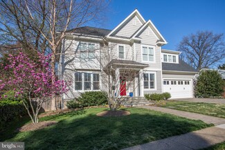 2827 N Underwood St, Arlington, VA 22213