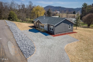 210 Klepper Ln, Rogersville, TN 37857
