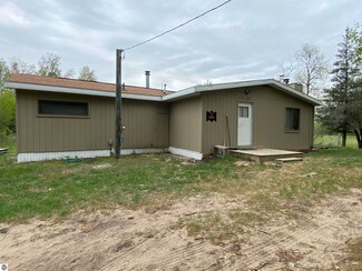 7127 S River Rd SW, Kalkaska, MI 49646