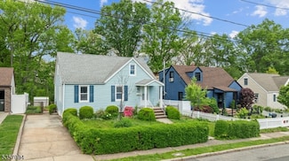 104 Bucknell Ave, Woodbridge, NJ 07095
