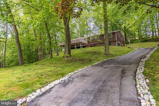 125 Pole Cat Rd, Glen Mills, PA 19342