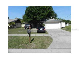 131 Royal Palm Dr, Largo, FL 33771