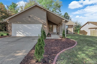 12455 Jerries Ln, Florissant, MO 63033