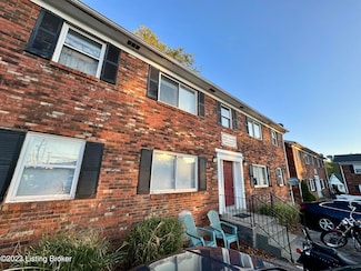 6807 Crestview Dr, Crestwood, KY 40014