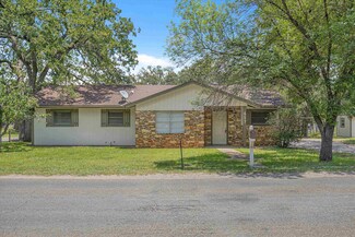 657 Pecan Ln, Cottonwood Shores, TX 78657
