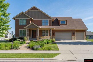 1922 Sheridan Ct, North Mankato, MN 56003