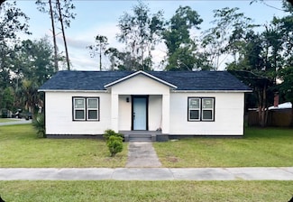 215 E Veterans Dr, Perry, FL 32347
