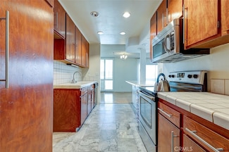 5454 Zelzah Ave Unit 215, Encino, CA 91316
