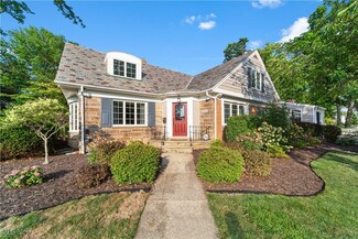 20710 Edgecliff Dr, Euclid, OH 44123
