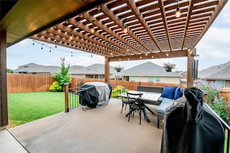 9332 Castorian Dr, Fort Worth, TX 76131