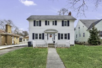 240 Holmdene Blvd NE, Grand Rapids, MI 49503