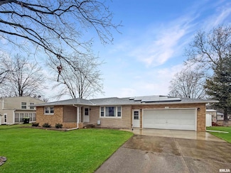 506 Cardinal Dr, Washington, IL 61571