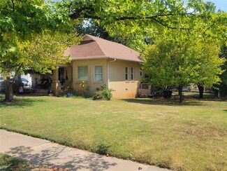 109 E Vinita Ave, Sulphur, OK 73086