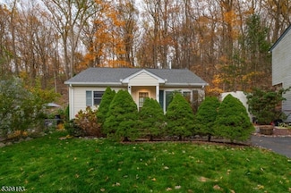 354 Skyline Lake Dr, Ringwood, NJ 07456