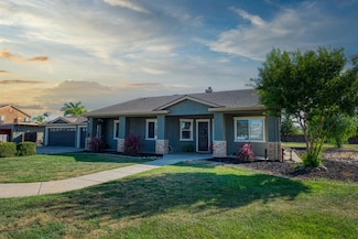 13735 Quince Ave, Patterson, CA 95363
