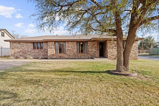 602 6th St, Wolfforth, TX 79382