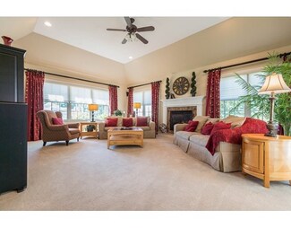 18 Chongris Cir, Andover, MA 01810