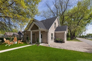 1626 Kehoe Ln, Jeffersonville, IN 47130
