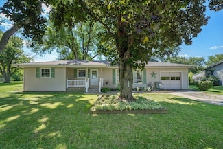 606 W Saint Road 8, Hebron, IN 46341