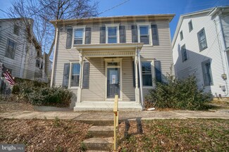31 High St, Boiling Springs, PA 17007