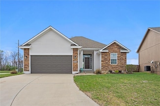 9210 N Kirkwood Ave, Kansas City, MO 64154