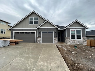 1268 Stonegate Dr Unit 466, Eagle Point, OR 97524