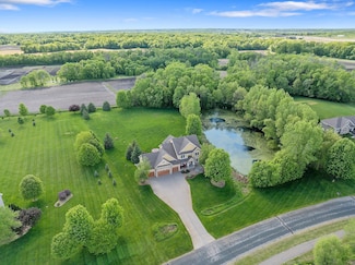 11115 Red Leaf Dr, Rogers, MN 55374