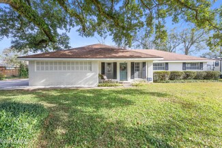 208 N Locksley Dr, Lafayette, LA 70508
