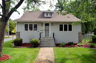 429 E Division St, Lockport, IL 60441