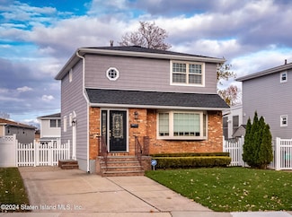 35 Ely Ave, Staten Island, NY 10312