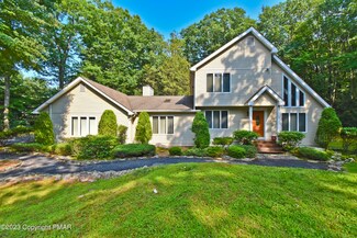 3279 Birch Hill Dr, Tannersville, PA 18372