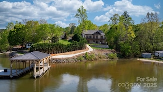 6233 Riviera Run Estates Dr, Hickory, NC 28601