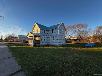 215 Michigan Ave, Baraga, MI 49908