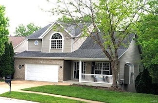 1010 Winter Lake Dr, Fenton, MO 63026