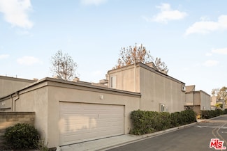 35 Village Pkwy, Santa Monica, CA 90405