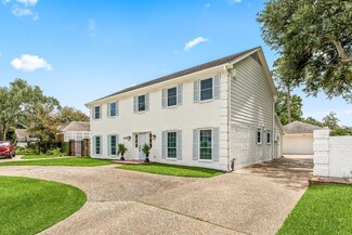 2606 Fairway Dr, Sugar Land, TX 77478