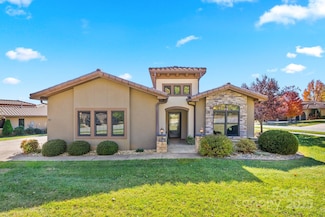 4 Pacifico Dr, Asheville, NC 28806