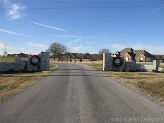 7 Longacre Dr, Ramona, OK 74061